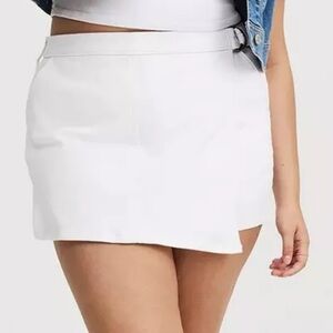 Torrid Skort - Women’s Blue Denim, Wrap Skort, with Side Buckle. Size 14. NWT